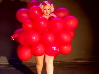 Cabaret burleska umazano martini baloon