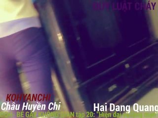 Підліток молодий жінка pham vu linh ngoc сором’язлива пісяти hai dang quang школа chau huyen chi повія